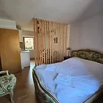 Katine Apartman *