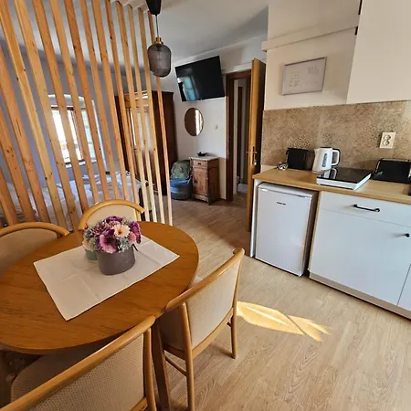 Katine Apartmán *