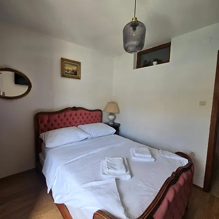 Katine Apartmán